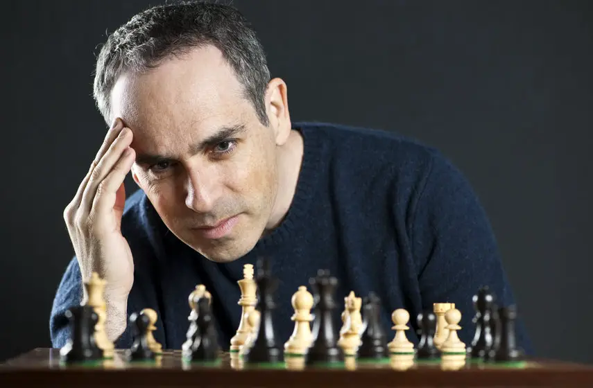 Thinking chess player